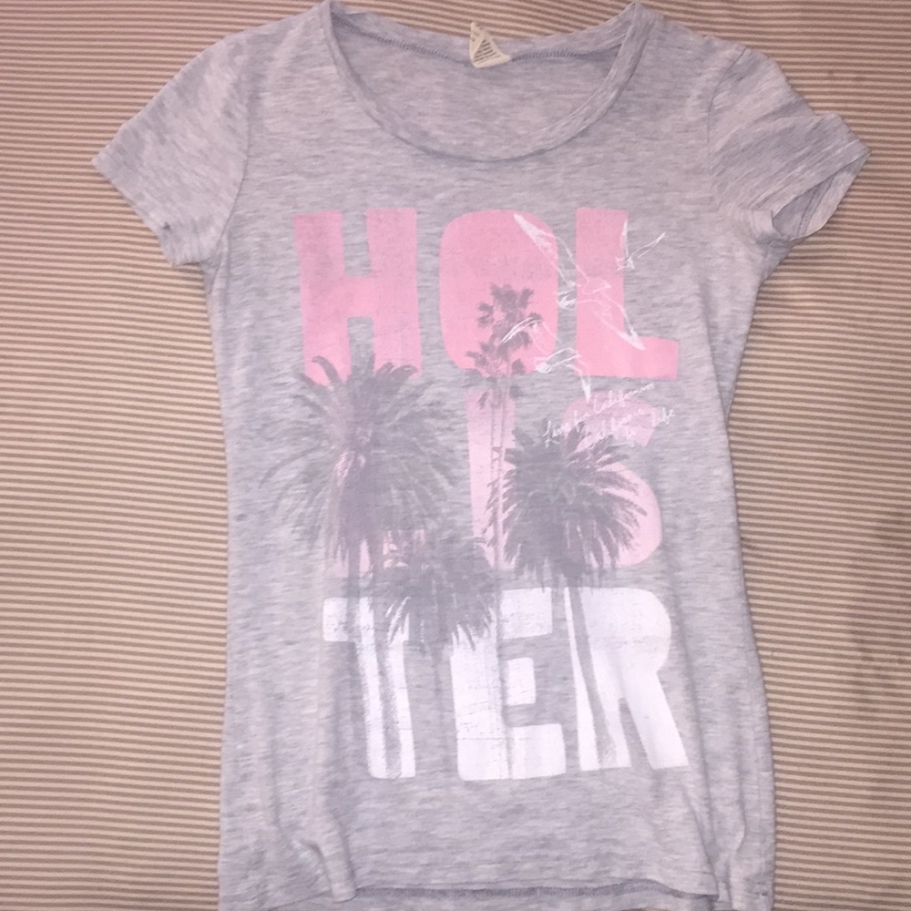 Grey Hollister t-shirt